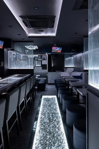 LUXURY BAR QUAR2