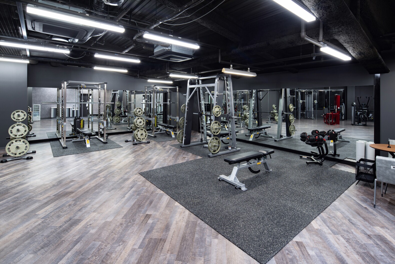Chicken GYM  川崎 | GARAN デザイン・設計実績